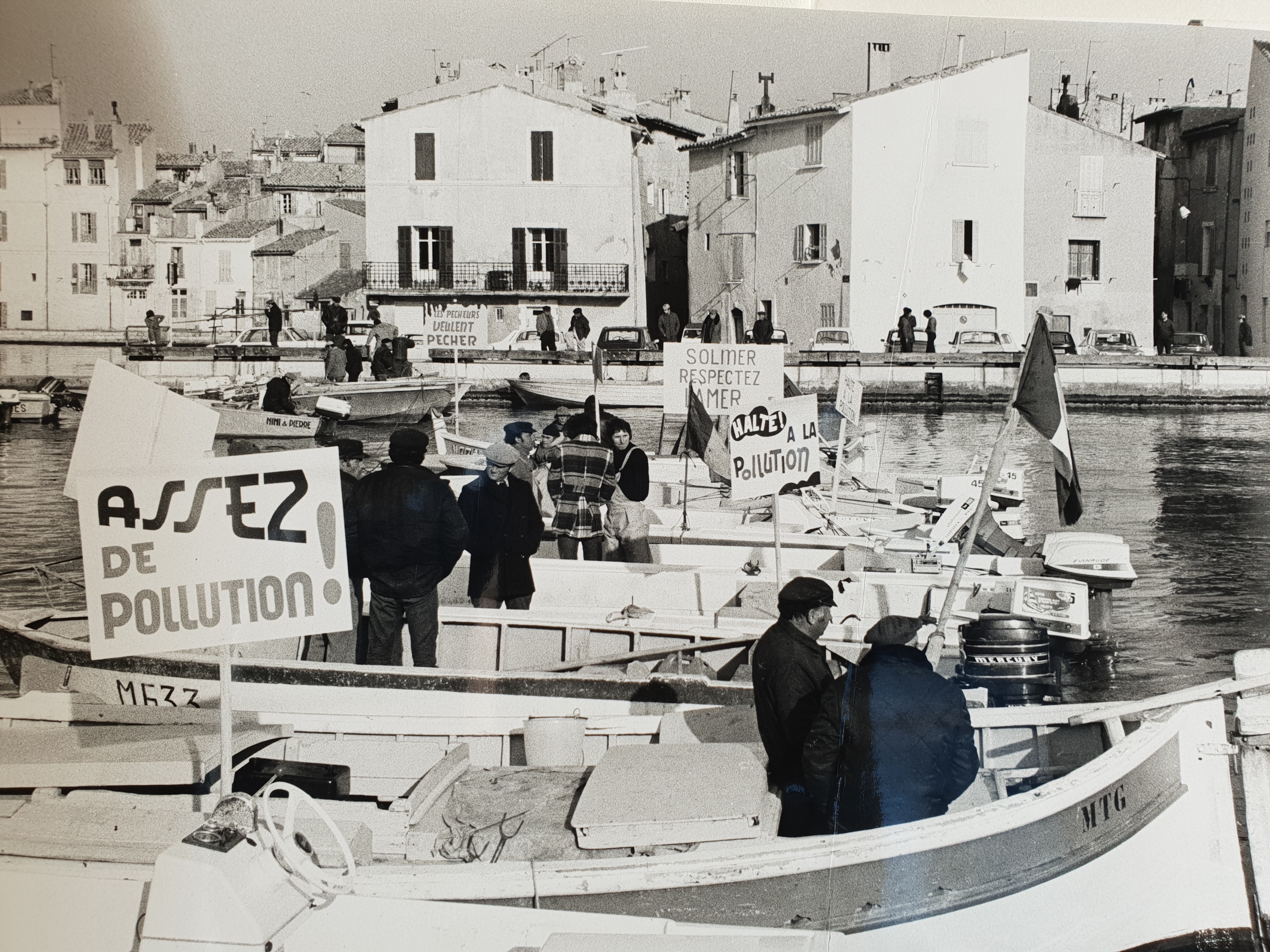 Martigue années 70 :Manifestation des pêcheurs contre la pollution de Fos sur mer. © Jean Puech / Fotolib