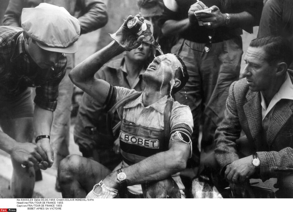 Louison Bobet gagne le Tour de France en 1955 - Photo : Eclair Mondial / Sipa press